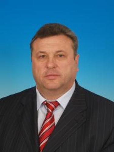 Таранин призвал молодые семьи не гоняться за &laquo;Дубаем&raquo;, а рожать. Для холостяков вести налог 20 процентов от зарплаты