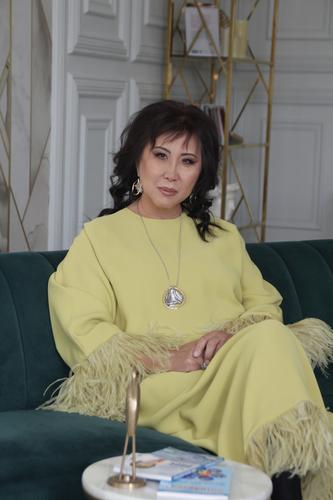 &laquo;Человек, дарящий солнце&raquo;: объяснение в любви главе клиники &laquo;Наран&raquo; в день юбилея