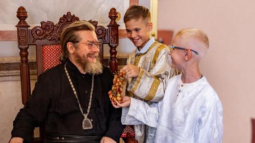 Митрополит Тихон пообещал не загонять людей в храмы шеренгами