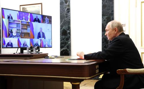 Путин провел совещание с членами Совбеза по здравоохранению