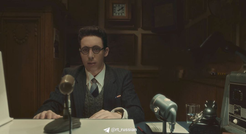 RT воссоздал тот самый момент, когда Юрий Левитан зачитал первое объявление о победе в Великой Отечественной войне