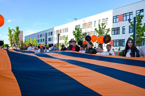 Школа в Ленинском округе установила два патриотических рекорда Подмосковья