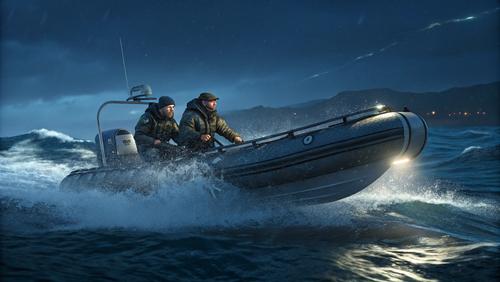 Украинцы пробирались в Крым на Майские &mdash; на надувной лодке