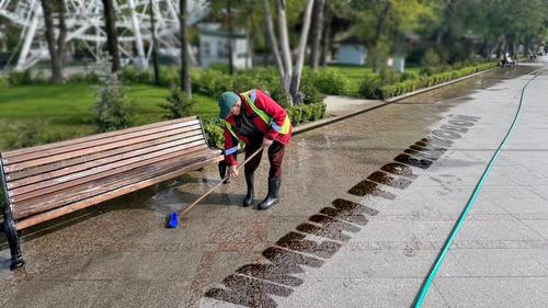 В Евпатории начали отмывать имя Терешковой