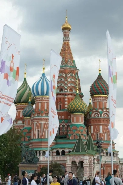 Главная сцена фестиваля &laquo;Красная площадь&raquo; &mdash; четыре дня великой литературы и искусства