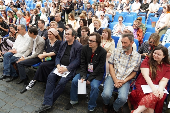 Главная сцена фестиваля &laquo;Красная площадь&raquo; &mdash; четыре дня великой литературы и искусства