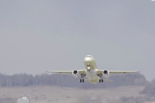 Импортозамещенный SJ-100 совершил первый полет на отечественных двигателях через всю Россию
