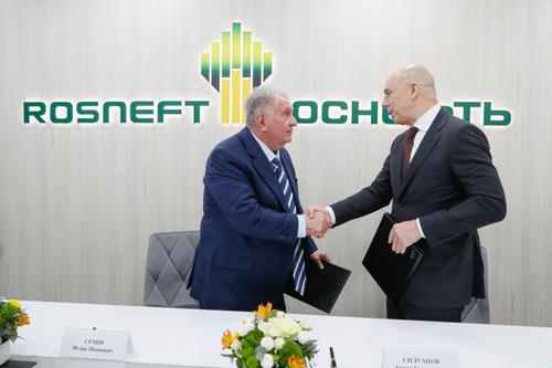 Минфин РФ и &laquo;Роснефть&raquo; подписали соглашение о взаимодействии в финансовой сфере