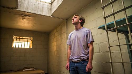 Молодой офицер брал взятки по-взрослому