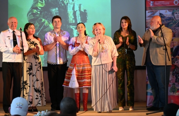 &laquo;Не ради славы и наград&raquo;: в Ульяновске прошёл патриотический концерт для десантников