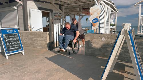 Представитель ВОИ проверил &laquo;Лазурную набережную&raquo; Евпатории