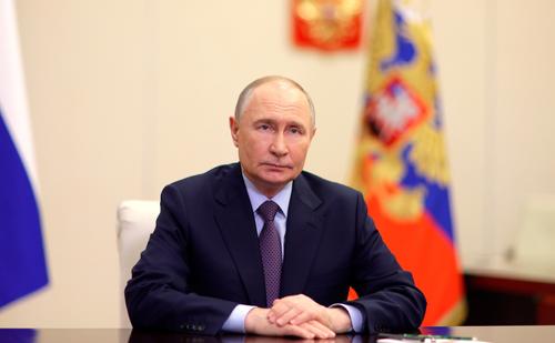 Путин в воскресенье пообщается с авторами и редакторами учебника по истории