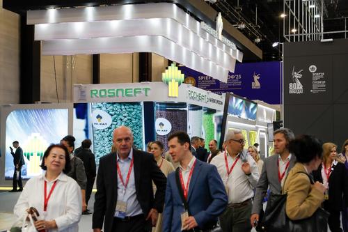 Сечин: санкции подрывают доверие к доллару &ndash; растет привлекательность золота и криптовалют