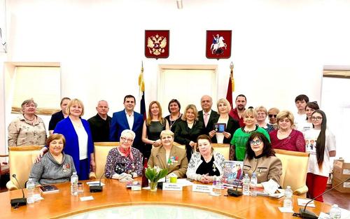 Смелые идеи, глубокие мысли и пронзительные стихи