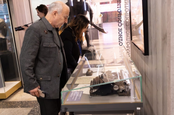 Выставку к 80-летию Парадов Победы представят в Музее Победы