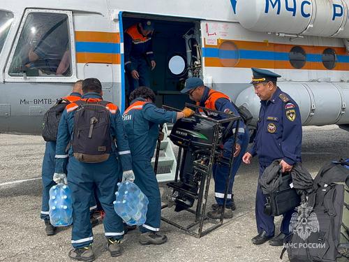 Из затопленного паводком села Оймякон детей эвакуируют в Якутск