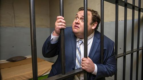 Известного крымского бизнесмена решеткой отгородили от Крыма