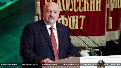 Лукашенко сообщил о договоренности с Путиным по размещению &laquo;Орешника&raquo; в Белоруссии до конца года