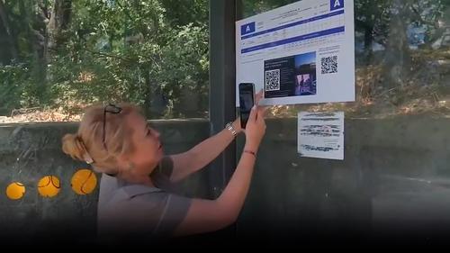 Мэр Ялты показала, что носит iPhone-16 без защитного чехла