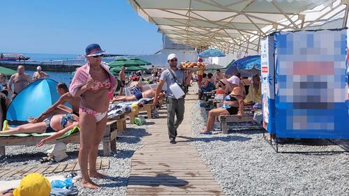 В Алуште с отдыхающих вымогают деньги за место под солнцем