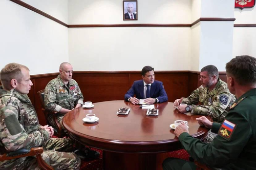 Губернатор Подмосковья вручил государственные награды бойцам подразделения БАРС