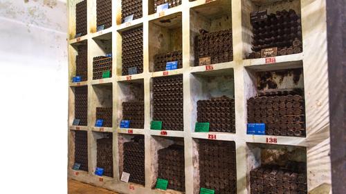 Губернатор Севастополя осмотрел таящий запас коллекционных вин