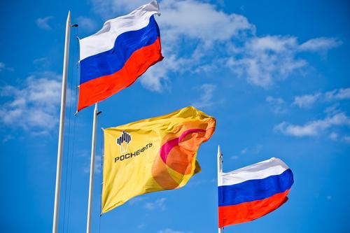 Компания &laquo;Роснефть&raquo; в День Государственного флага России провела праздничные акции