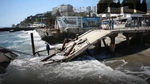 Мэр Алушты указала на виновных в обрушении причала