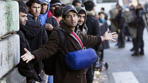 Москве предложили распахнуть двери для своих и закрыть их для мигрантов