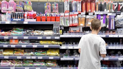 Школьные расходы в 2025 году выросли на 35%, а форма подорожала вдвое