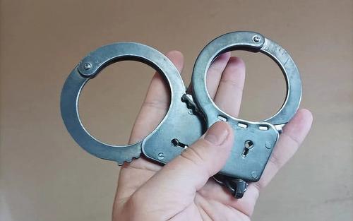 &laquo;Тебя посодют, а ты не воруй&raquo; &mdash; владивостокские коррупционеры отправятся на зону