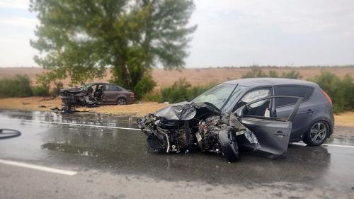 Удар при аварии был такой силы, что у машины вырвало дверь