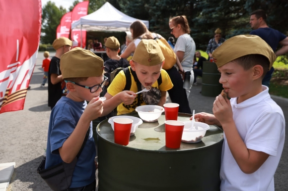Благодаря Музею Победы посетители парка на Поклонной горе окунулись в сороковые