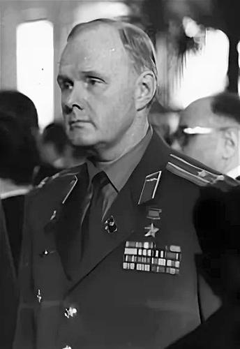 Летчик-испытатель Александр Щербаков: Штопор самолета похож на человеческий стресс