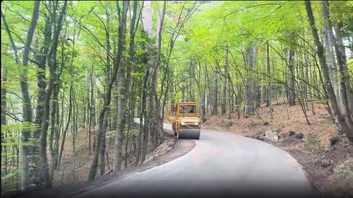 Очевидцы предполагают, что строители заужают дорогу на Ай-Петри