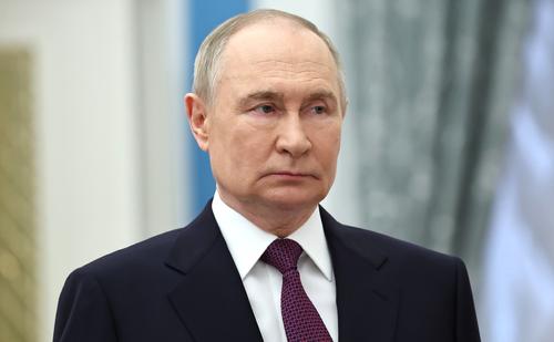 Путин: помощь семьям с детьми - приоритетное направление для России