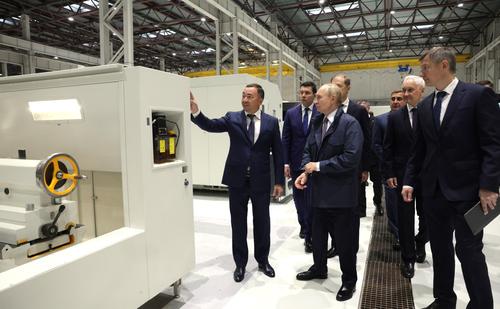 Путин в Перми заявил, что Россия продолжит укреплять армию, чтобы оставаться независимой и суверенной