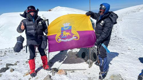 Разгорячившись, ялтинцы поднялись на Эльбрус