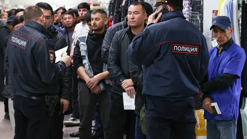Создать &laquo;миграционную полицию&raquo; предложили в Госдуме &mdash; её должны финансировать сами иностранцы