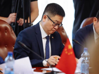 Строительство совмещённого моста через Амур обсудили губернатор Амурской области и губернатор китайской провинции Хэйлунцзян