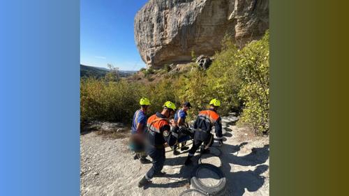 Туристка сломала ногу на намоленной тропе