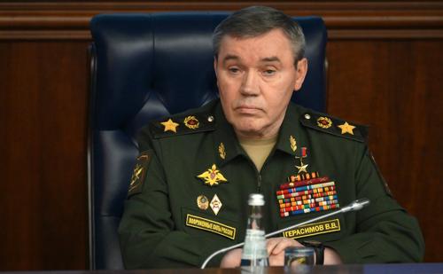 Владимир Путин наградил орденом начальника Генштаба ВС России Валерия Герасимова