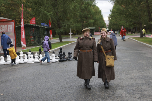 Музей на Поклонной горе проведет бесплатную программу ко Дню учителя в парке