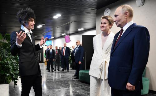 Путин обратил внимание на прическу архитектора &laquo;Сириуса&raquo; Литвинова