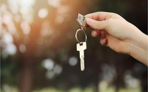 В Петербурге женщину через суд лишили купленной у пенсионерки квартиры после признания сделки недействительной