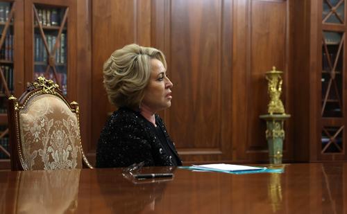 Валентина Матвиенко предложила обязать трудоспособных безработных платить взносы за ОМС